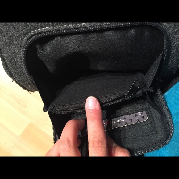 Grey purse - Picture 7 of 8